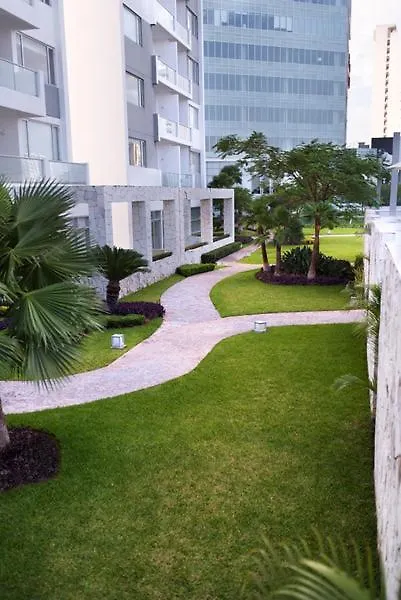 Malecon Rentals Cancun